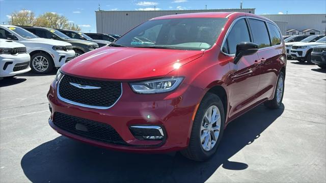 2026 Chrysler Pacifica Select AWD