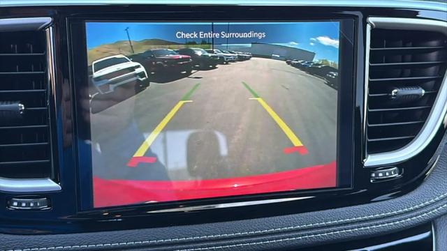 2026 Chrysler Pacifica Select AWD