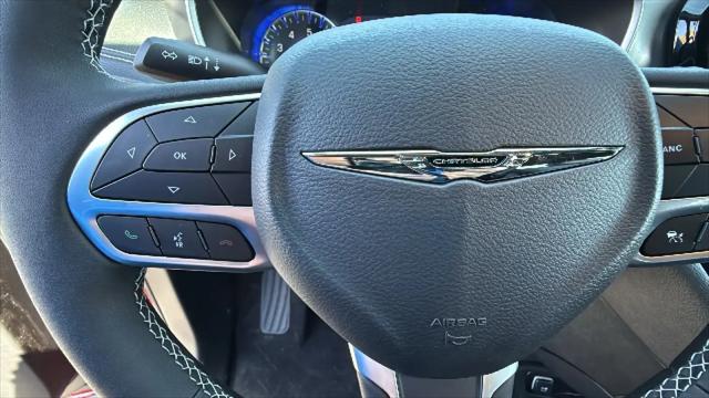2026 Chrysler Pacifica Select AWD