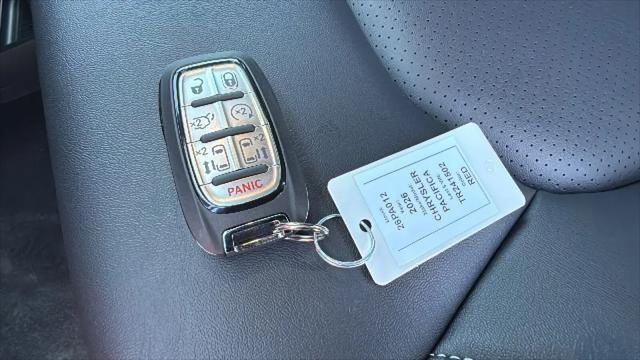 2026 Chrysler Pacifica Select AWD