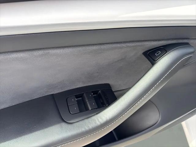 2021 Tesla Model 3 Standard Range Plus Rear-Wheel Drive