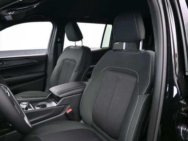 2026 Jeep Grand Cherokee L Laredo 4x2