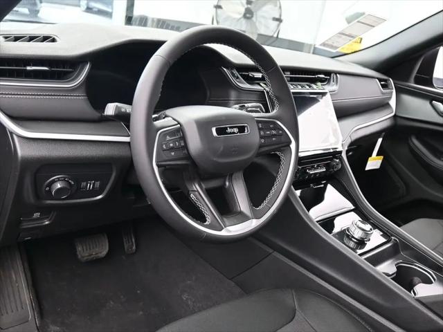 2026 Jeep Grand Cherokee L Laredo 4x2