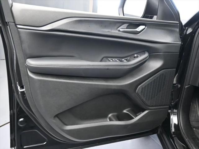 2026 Jeep Grand Cherokee L Laredo 4x2