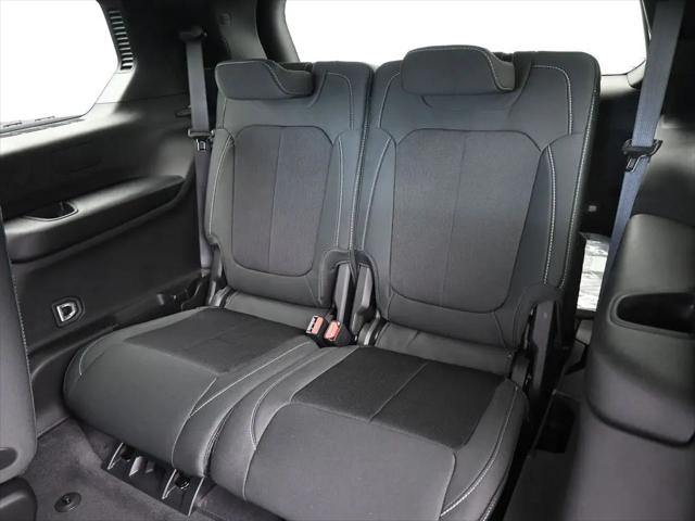 2026 Jeep Grand Cherokee L Laredo 4x2