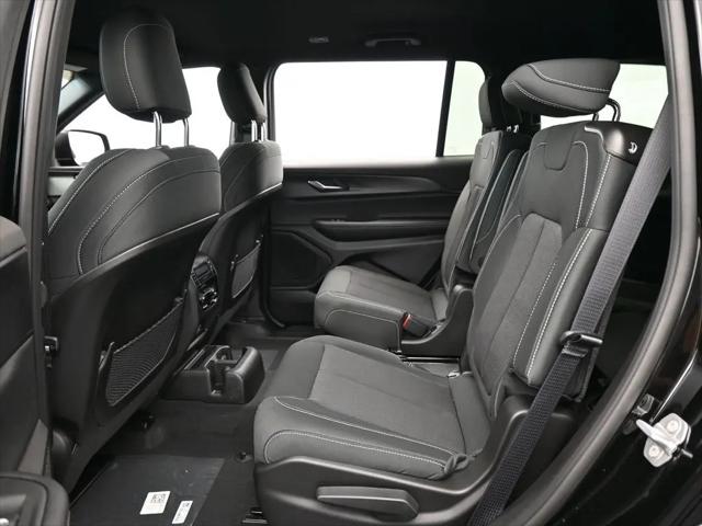 2026 Jeep Grand Cherokee L Laredo 4x2