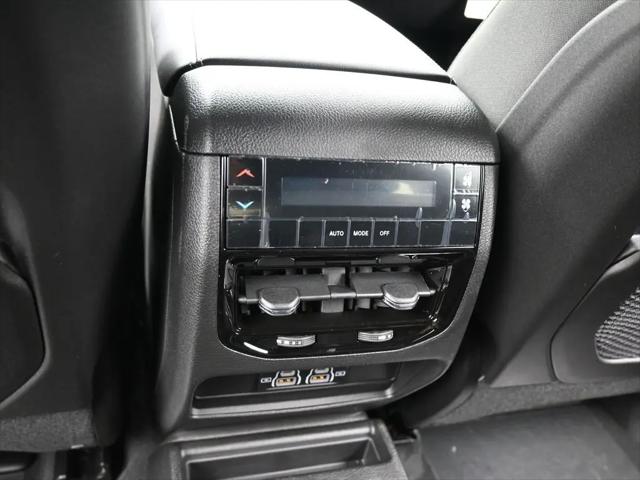 2026 Jeep Grand Cherokee L Laredo 4x2
