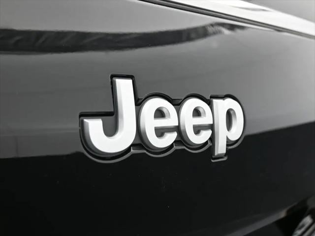 2026 Jeep Grand Cherokee L Laredo 4x2