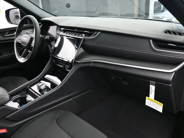 2026 Jeep Grand Cherokee L Laredo 4x2
