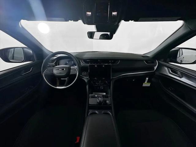 2026 Jeep Grand Cherokee L Altitude 4x4