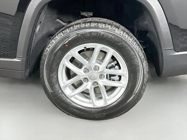 2026 Jeep Grand Cherokee L Altitude 4x2