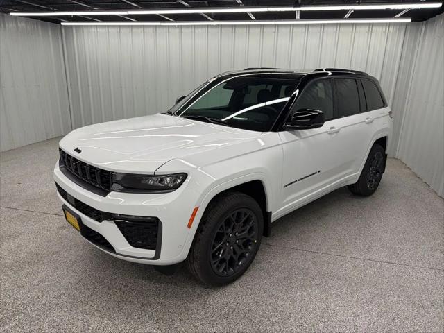 2026 Jeep Grand Cherokee GRAND CHEROKEE SUMMIT 4X4