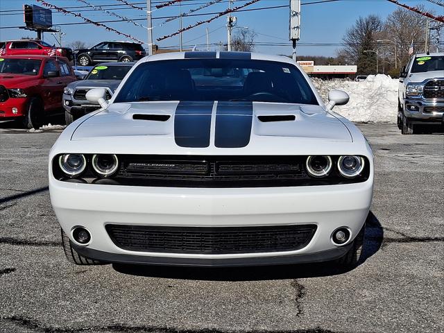 2017 Dodge Challenger SXT Plus