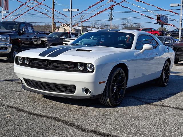 2017 Dodge Challenger SXT Plus