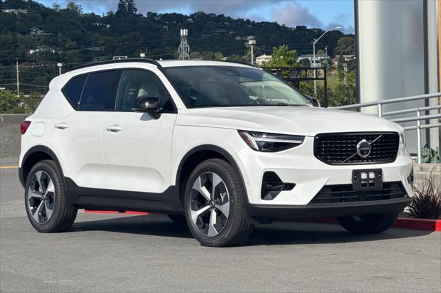 2026 Volvo XC40 Plus, B5 AWD Gas (mild hybrid), Dark