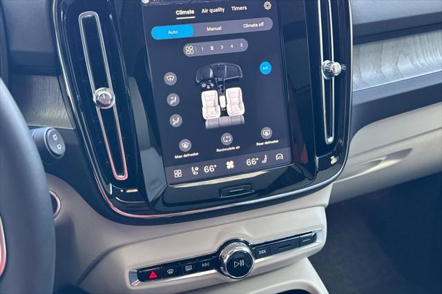 2026 Volvo XC40 Plus, B5 AWD Gas (mild hybrid), Dark