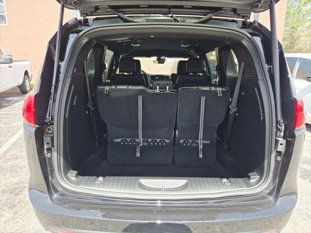 2026 Chrysler Voyager LX