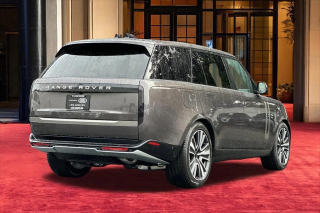 2026 Land Rover Range Rover P400 SE 7 Seat