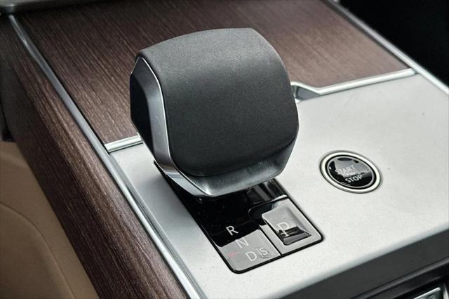 2026 Land Rover Range Rover P400 SE 7 Seat
