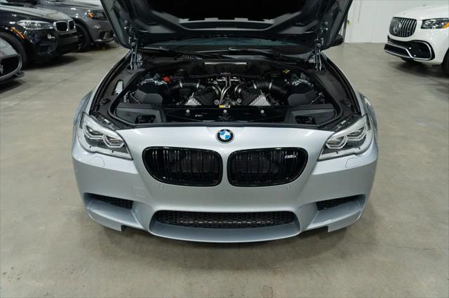 2016 BMW M5 Standard