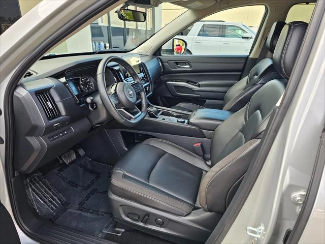 2025 Nissan Pathfinder SL 4WD
