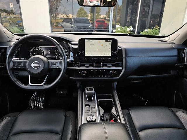 2025 Nissan Pathfinder SL 4WD