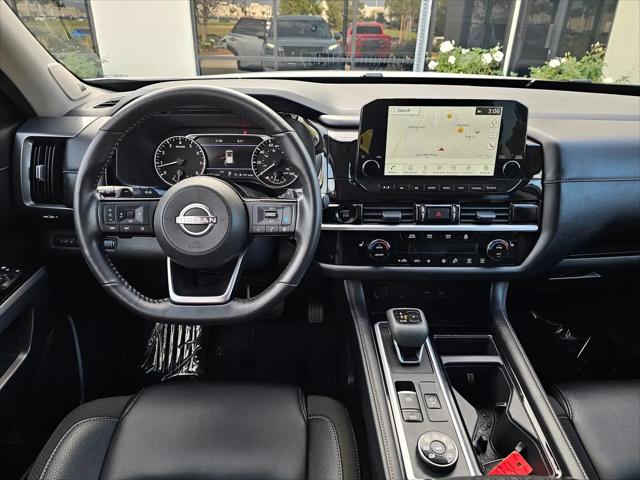 2025 Nissan Pathfinder SL 4WD