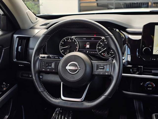 2025 Nissan Pathfinder SL 4WD