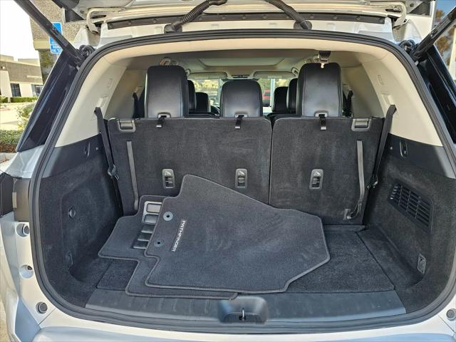 2025 Nissan Pathfinder SL 4WD