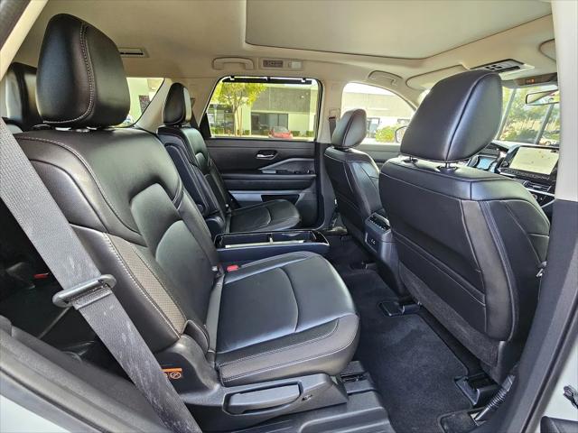 2025 Nissan Pathfinder SL 4WD