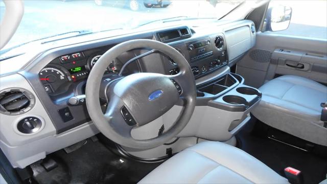 2012 Ford E-350 Super Duty XL