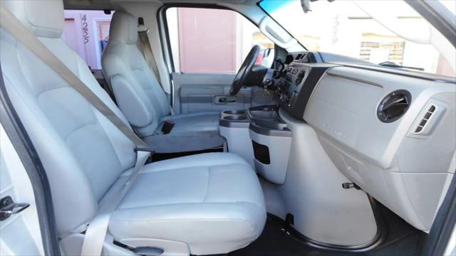 2012 Ford E-350 Super Duty XL