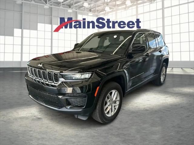2026 Jeep Grand Cherokee Laredo 4x4 for sale in Lansing, KS