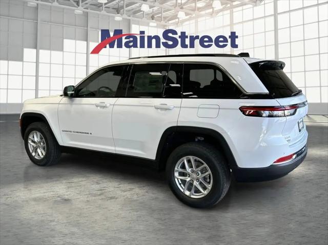 2026 Jeep Grand Cherokee Laredo 4x4