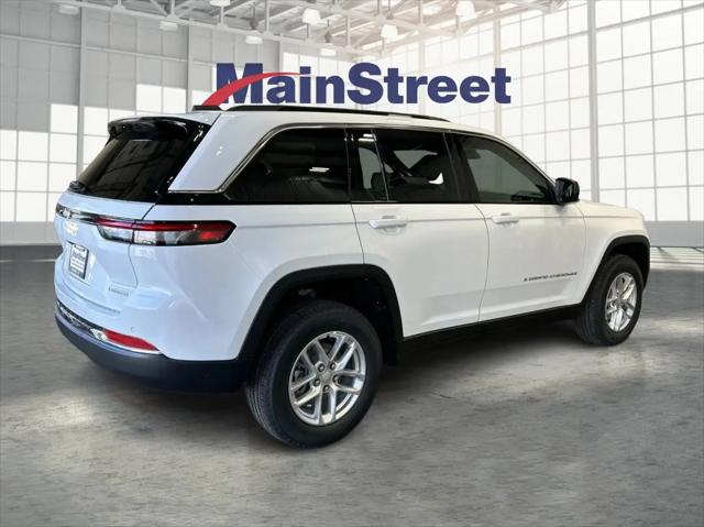 2026 Jeep Grand Cherokee Laredo 4x4