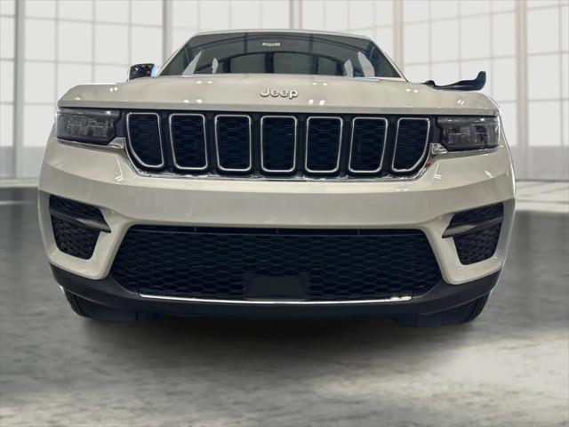 2026 Jeep Grand Cherokee Laredo 4x4