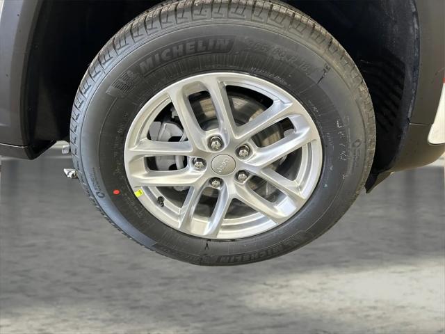 2026 Jeep Grand Cherokee Laredo 4x4