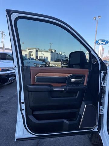 2024 Ram 3500 Limited Longhorn Crew Cab 4x4 8' Box