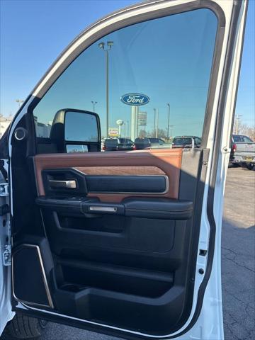 2024 Ram 3500 Limited Longhorn Crew Cab 4x4 8' Box