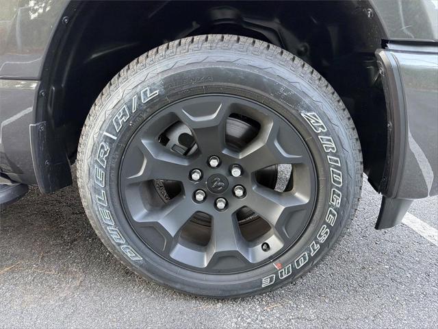 2026 Ram 1500 Express Crew Cab 4x4 5'7" Box