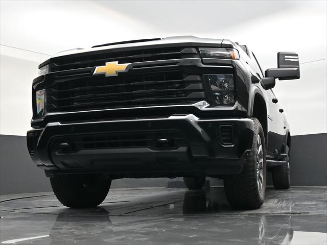 2025 Chevrolet Silverado 2500HD 4WD Crew Cab Standard Bed Custom