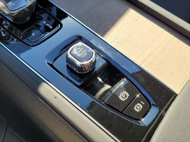 2026 Volvo XC90 Plug-In Hybrid Plus, T8 AWD, Electric/Gasoline, Bright, 7 Seats