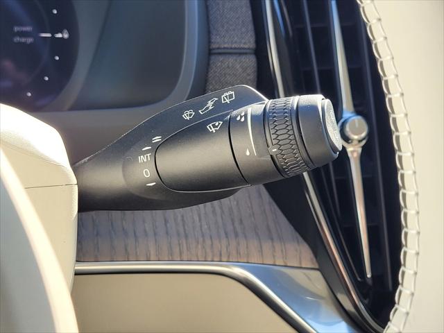 2026 Volvo XC90 Plug-In Hybrid Ultra, T8 AWD, Electric/Gasoline, Bright, 7 Seats