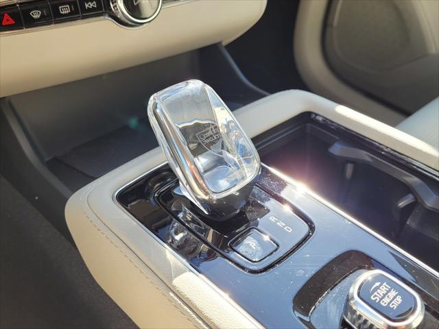 2026 Volvo XC90 Plug-In Hybrid Ultra, T8 AWD, Electric/Gasoline, Bright, 7 Seats