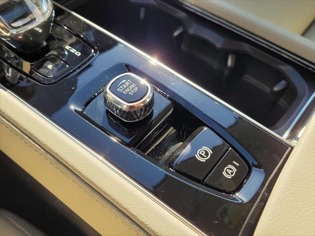 2026 Volvo XC90 Plug-In Hybrid Ultra, T8 AWD, Electric/Gasoline, Bright, 7 Seats