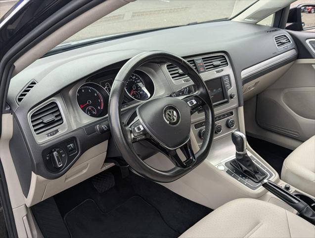 2016 Volkswagen Golf TSI SE 4-Door