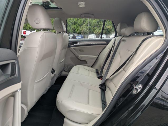 2016 Volkswagen Golf TSI SE 4-Door