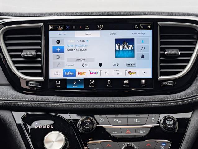 2026 Chrysler Pacifica Select AWD