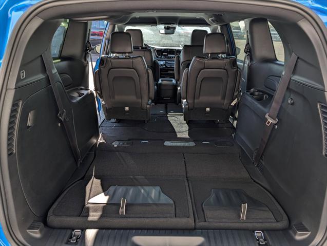 2026 Chrysler Pacifica Select AWD