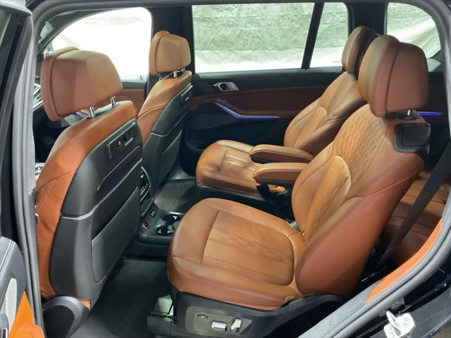 2022 BMW X7 M50i